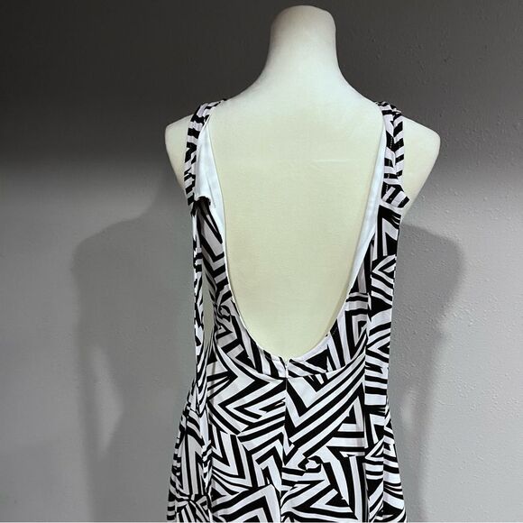 Banana USA vintage geometric print mini dress with open back details - Picture 10 of 16